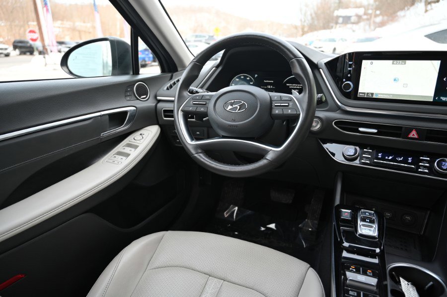 Used 2023 Hyundai Sonata Limited w/ Preferred Accessory Package image 13