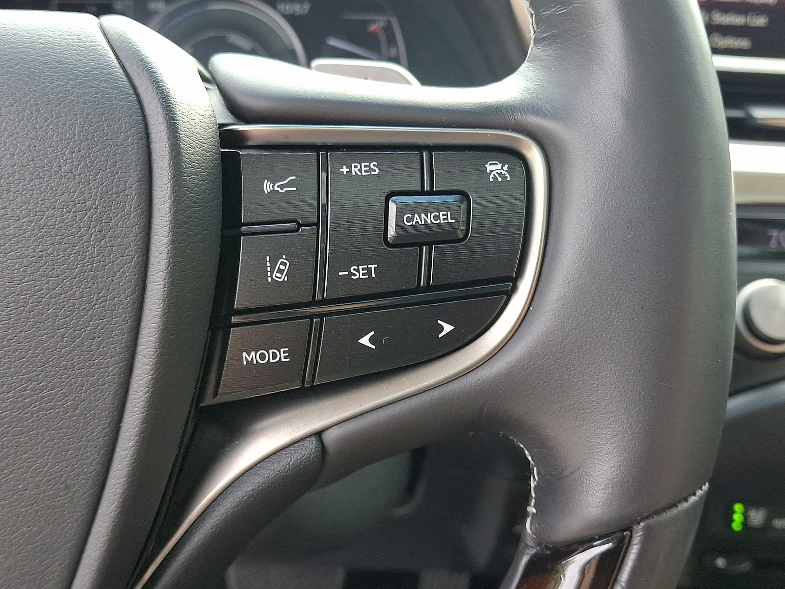 Certified 2021 Lexus ES 300h w/ Accessory Package FWD image 24