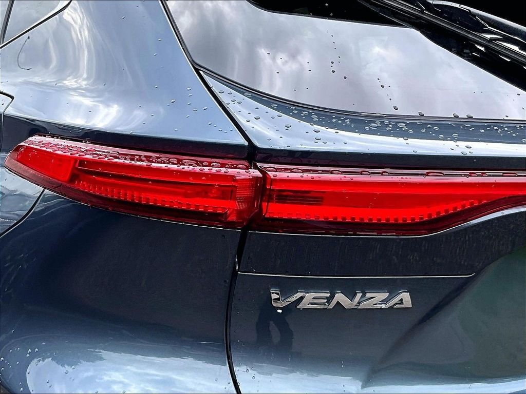 Certified 2022 Toyota Venza Limited w/ Advanced Technology Package AWD/4WD image 33