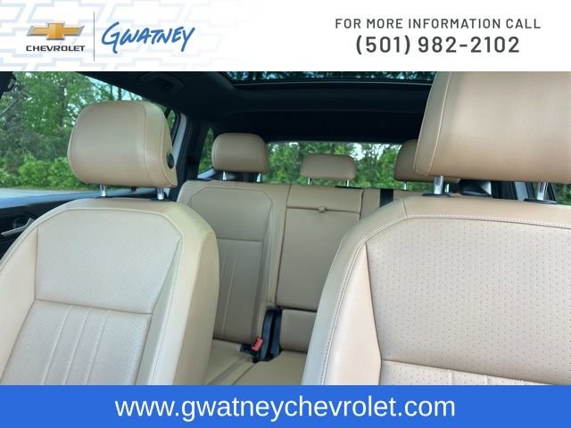 Used 2023 Volkswagen Tiguan SE w/ Panoramic Sunroof Package image 26