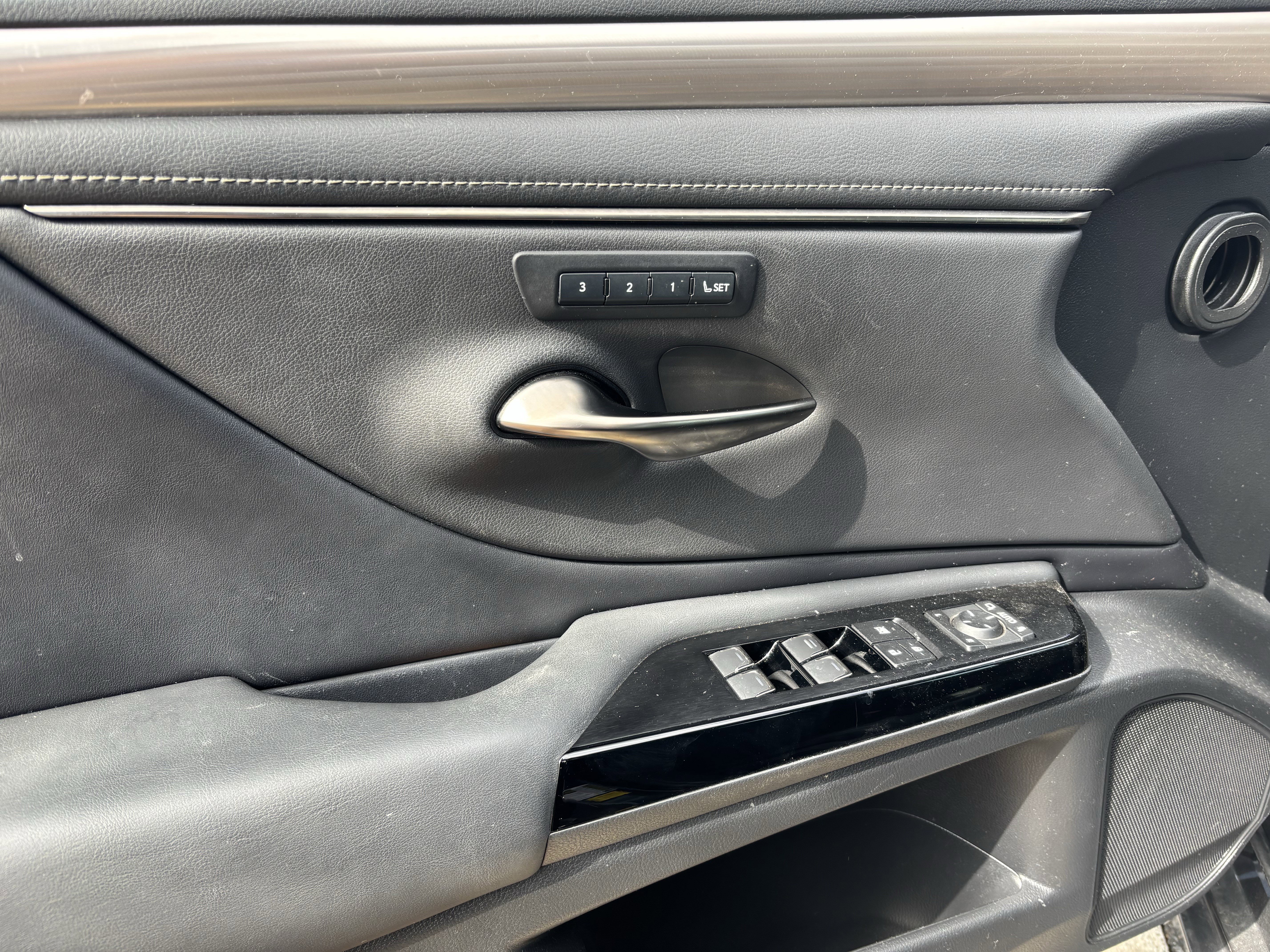 Used 2022 Lexus ES 350 F Sport image 14