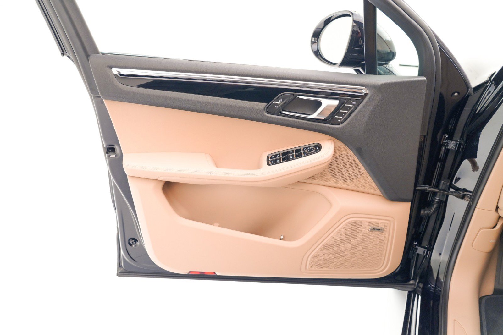 New 2026 Porsche Macan image 23