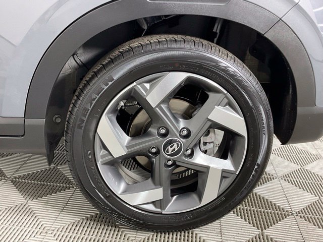 Used 2026 Hyundai Venue SEL FWD image 9