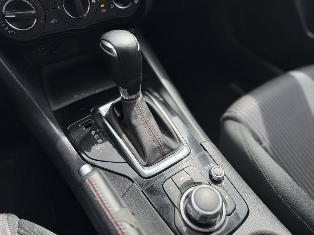 Used 2015 MAZDA MAZDA3 i Touring FWD image 16