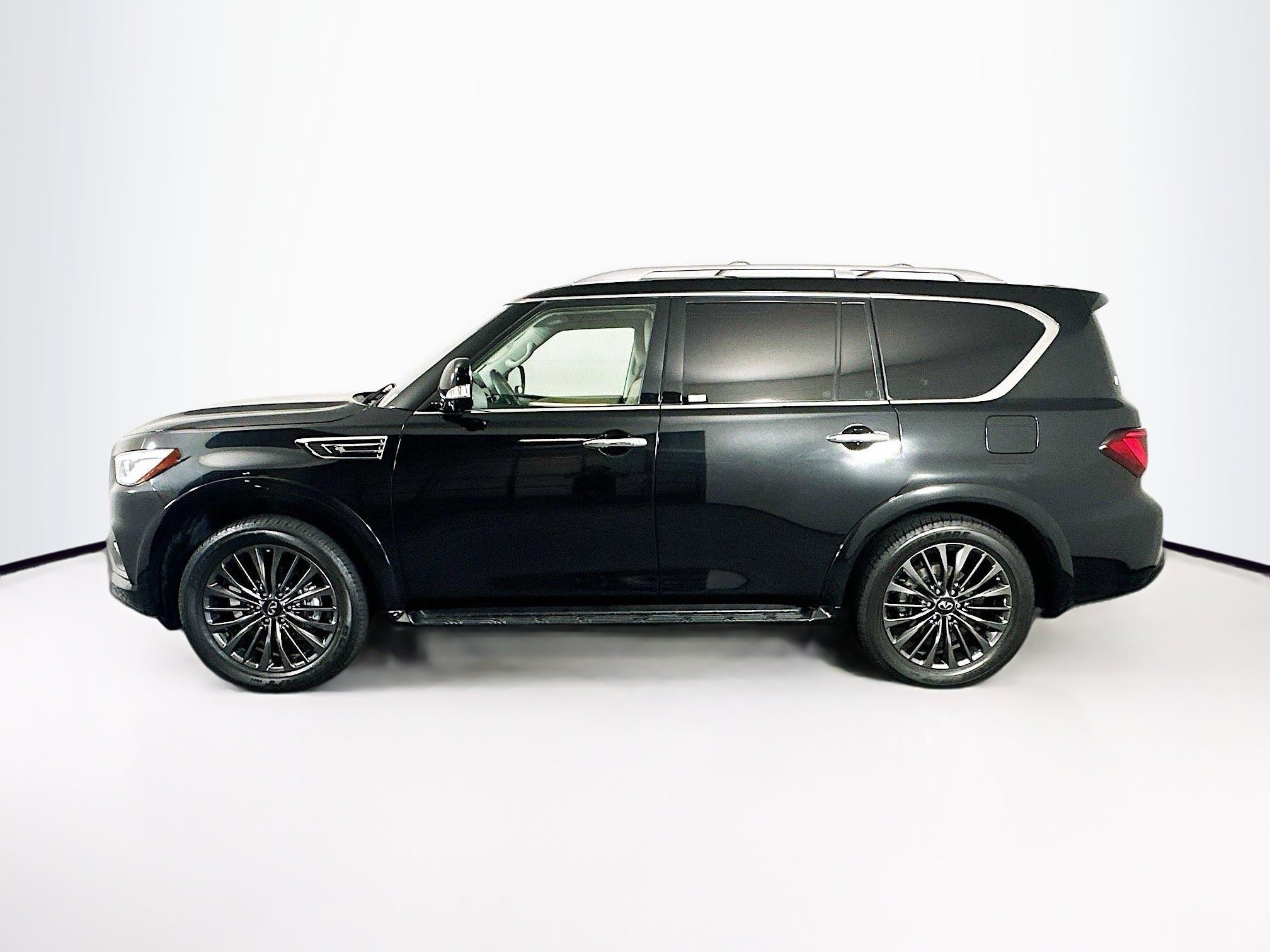 Used 2023 INFINITI QX80 Premium Select w/ Cargo Package AWD/4WD image 4