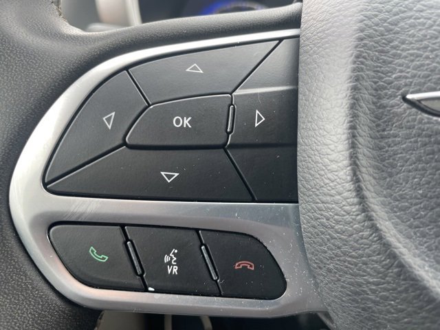 Used 2022 Chrysler Pacifica Touring-L image 20