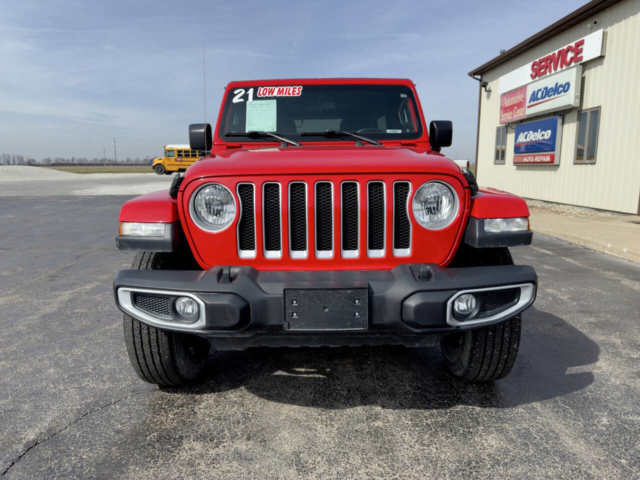 Used 2021 Jeep Wrangler Unlimited Sahara AWD/4WD image 3