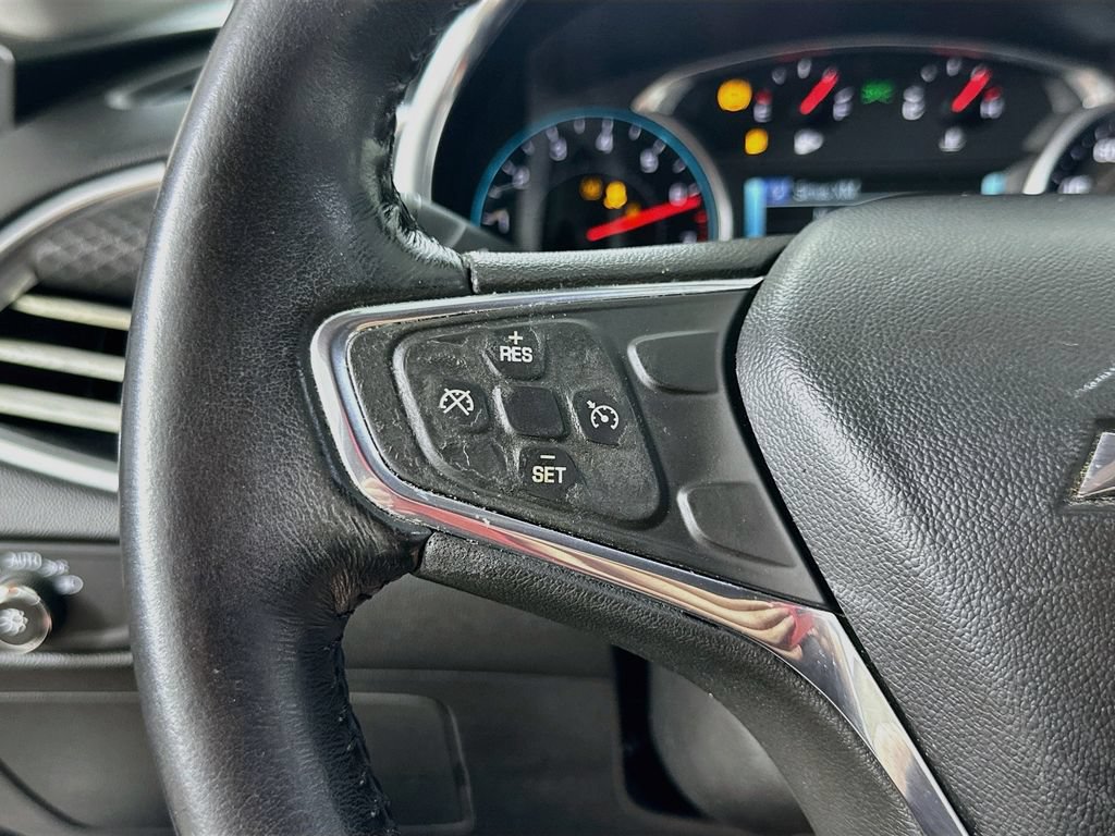 Used 2017 Chevrolet Malibu LT FWD image 22
