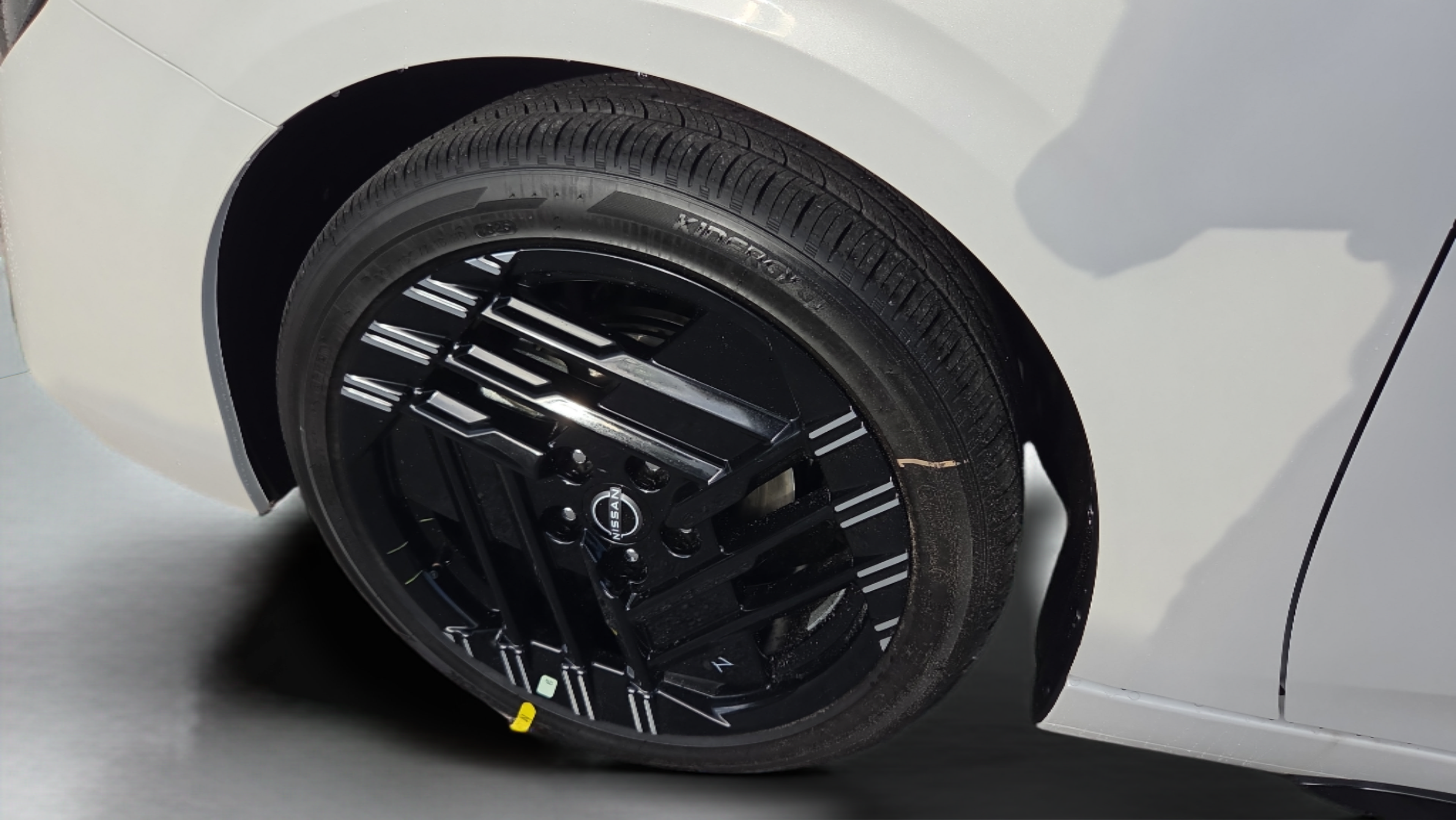 New 2027 Nissan Sentra SR w/ Floor Mat Package FWD image 29