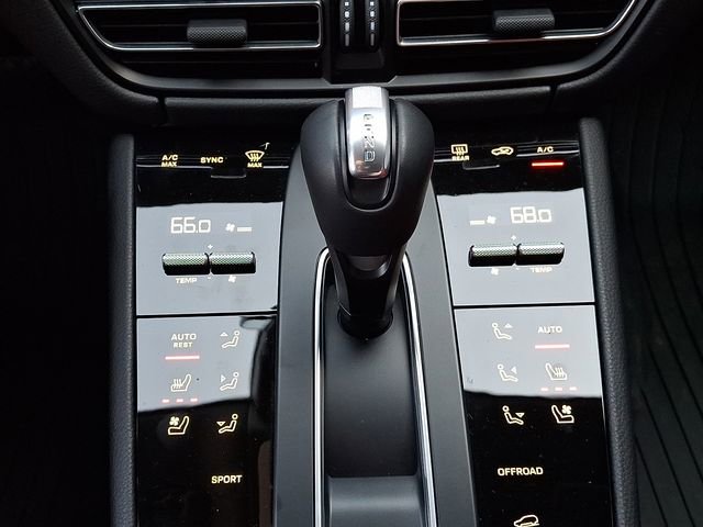 Used 2026 Porsche Macan AWD/4WD image 20