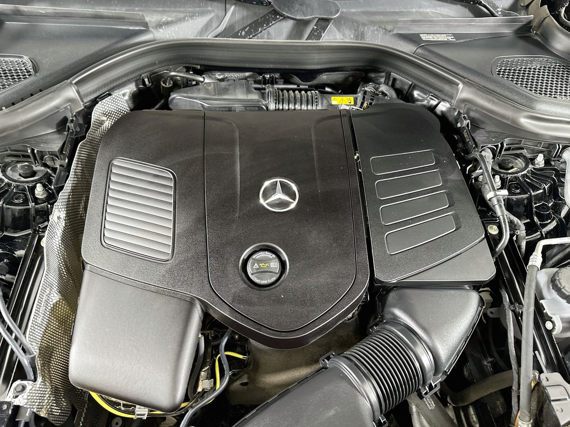 Certified 2024 Mercedes-Benz GLC 300 4MATIC image 33