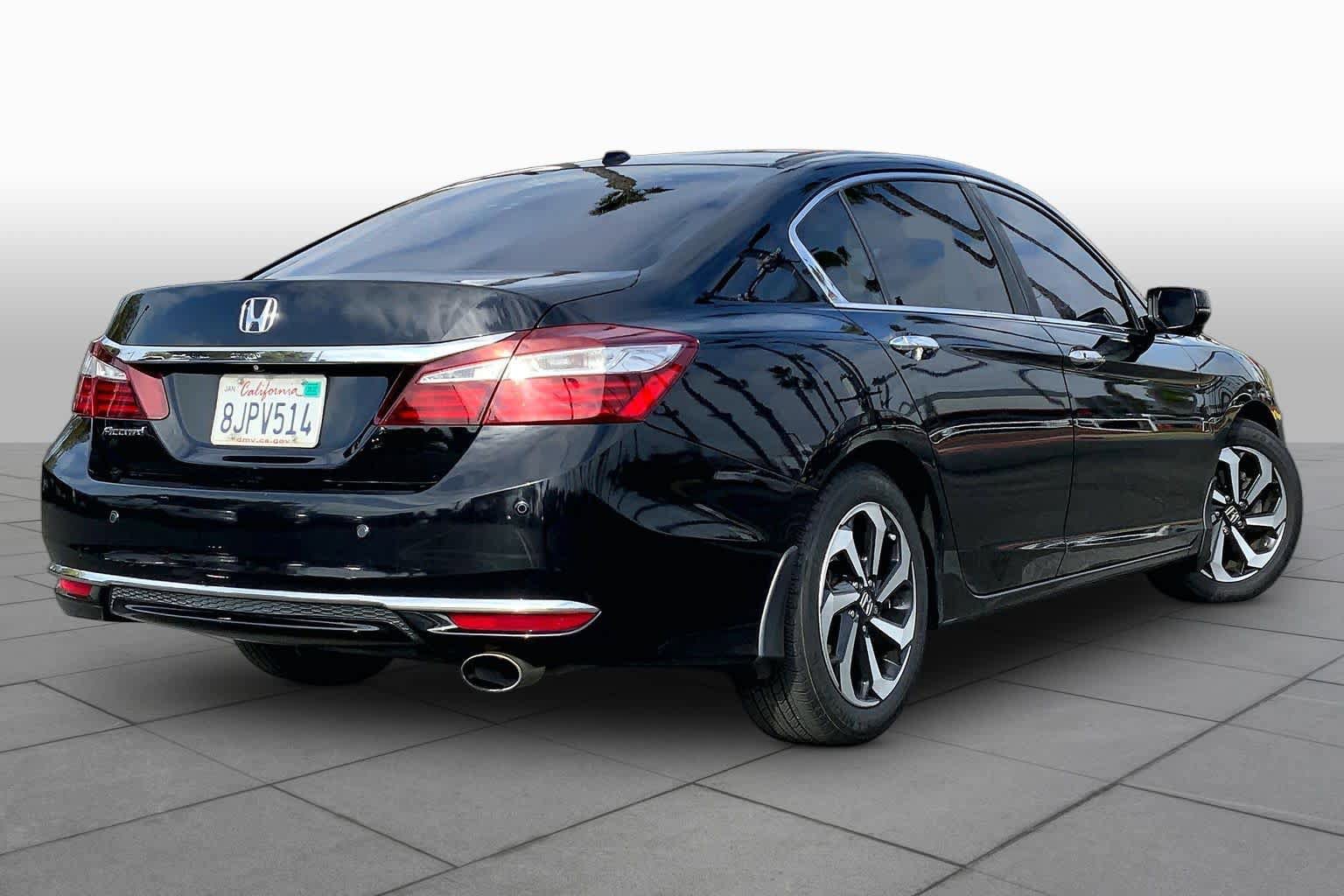 Used 2017 Honda Accord EX-L image 12
