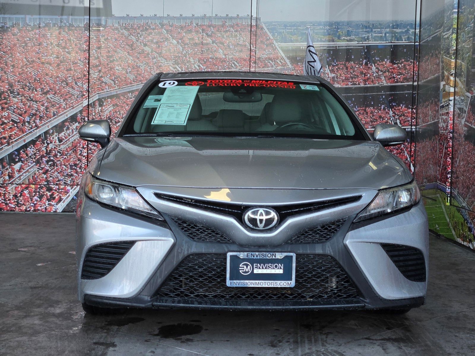 Used 2019 Toyota Camry SE w/ Audio Package image 2