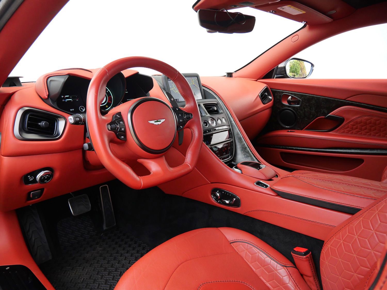 Used 2019 Aston Martin DBS Superleggera image 11