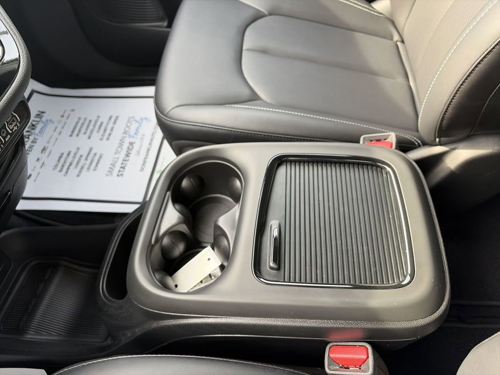 Used 2024 Chrysler Pacifica Touring-L w/ S Appearance Package FWD image 20