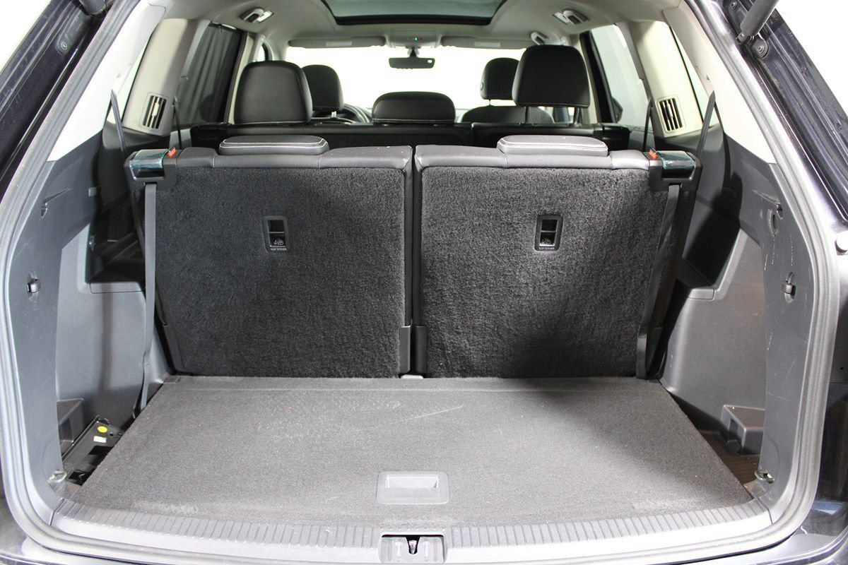 Used 2023 Volkswagen Atlas SE w/ Panoramic Sunroof Package FWD image 34