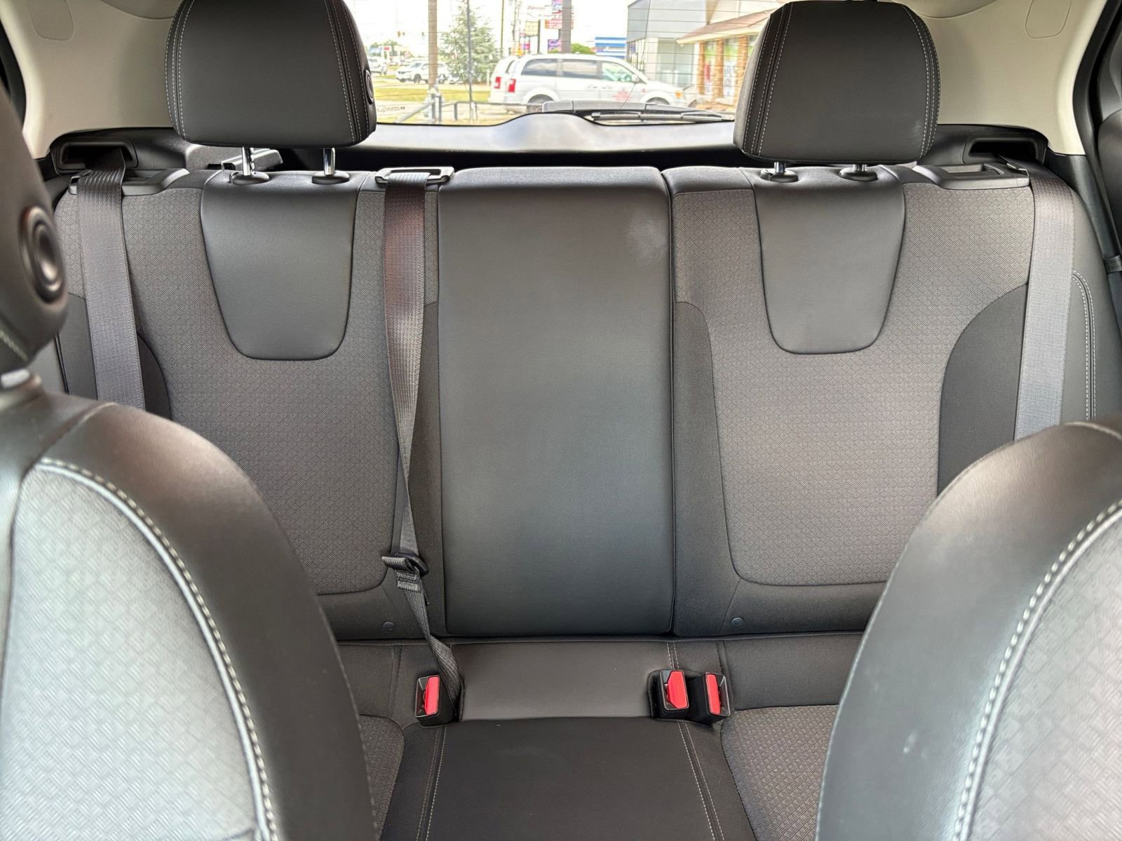 Used 2025 Buick Encore GX Preferred FWD image 37