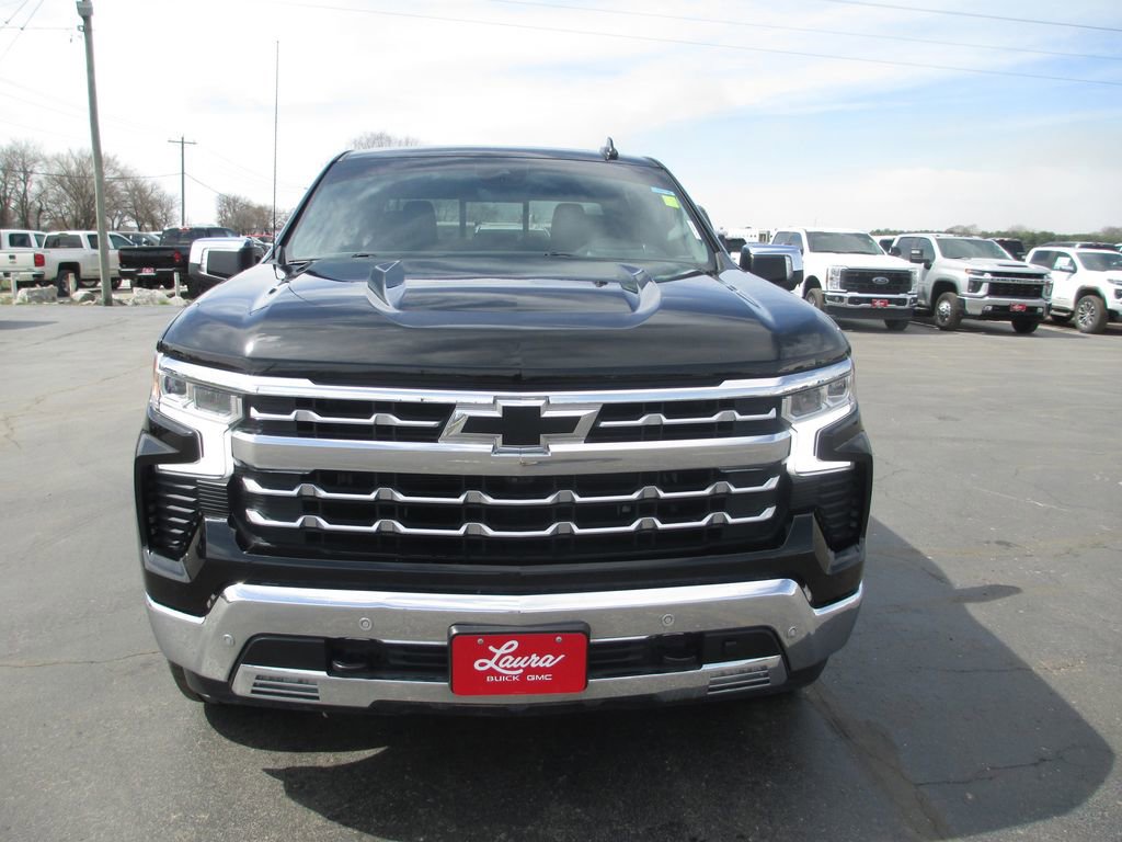 Used 2022 Chevrolet Silverado 1500 LTZ w/ LTZ Premium Package image 13