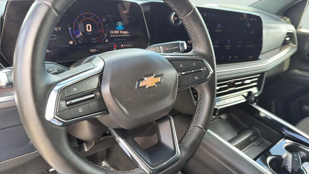 Used 2025 Chevrolet Suburban LS RWD image 25