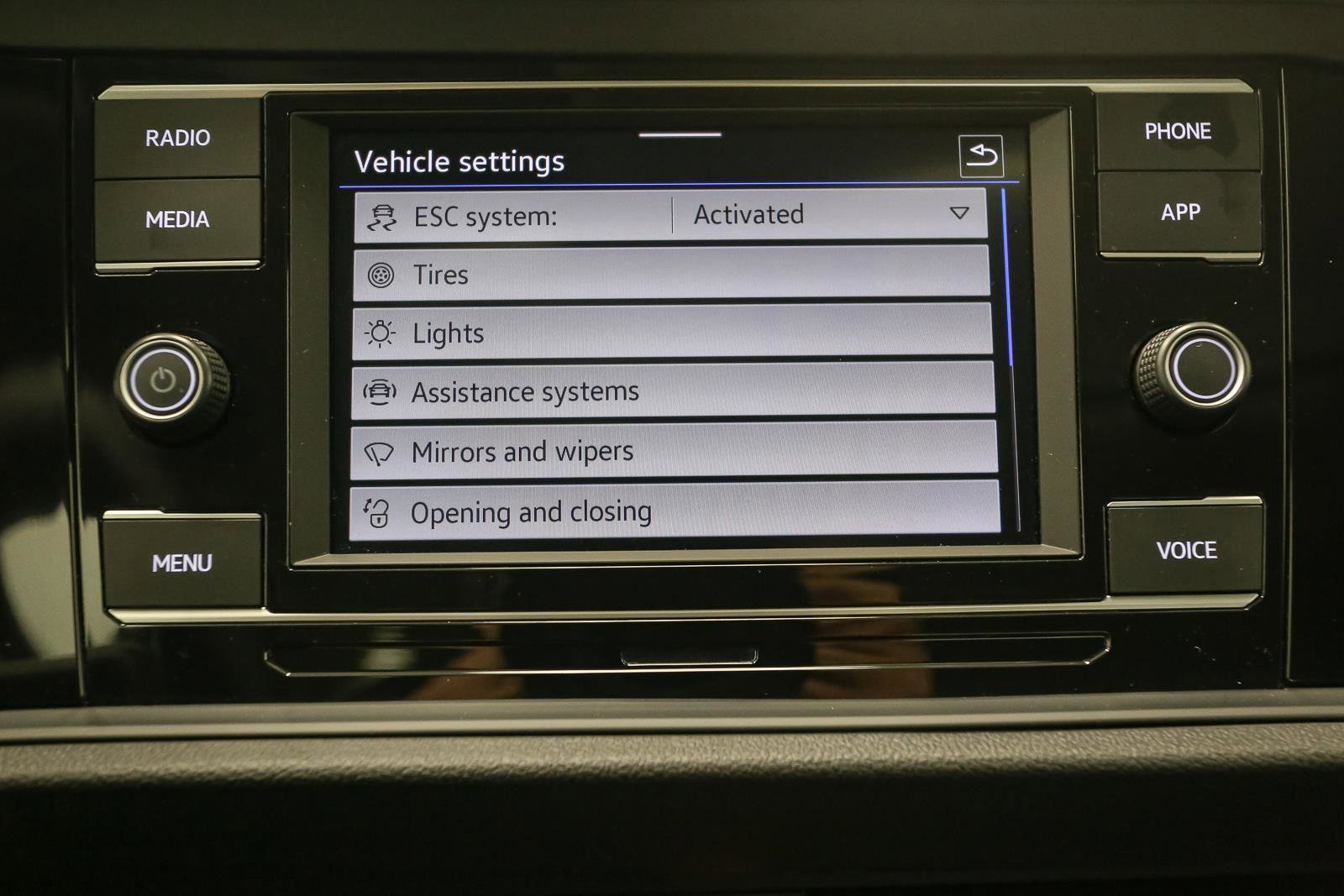 Certified 2024 Volkswagen Jetta SE image 30