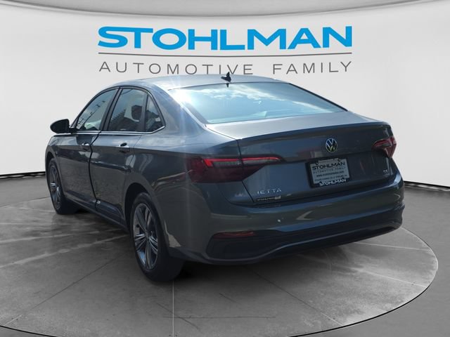 Certified 2023 Volkswagen Jetta SE w/ Panoramic Sunroof Package FWD image 7