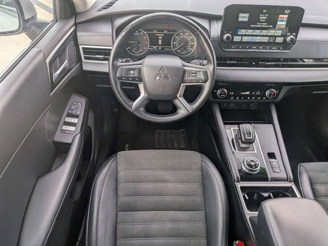 Used 2024 Mitsubishi Outlander SE AWD/4WD image 16
