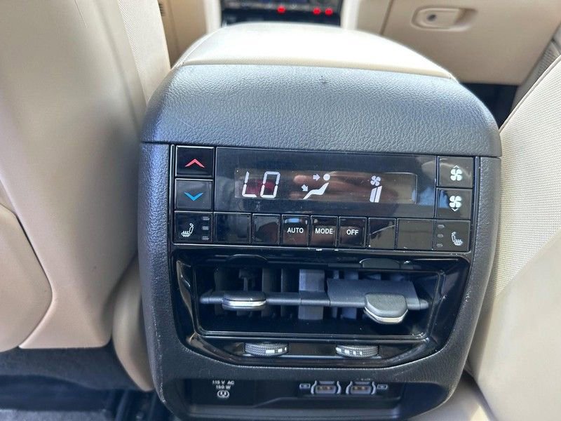 Used 2022 Jeep Grand Cherokee L Limited image 13