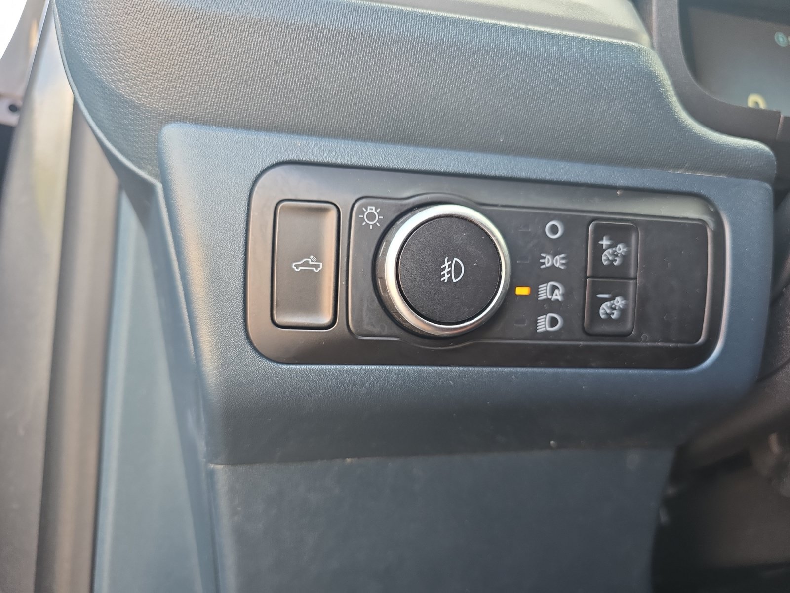 Used 2025 Ford Maverick Lobo AWD/4WD image 25