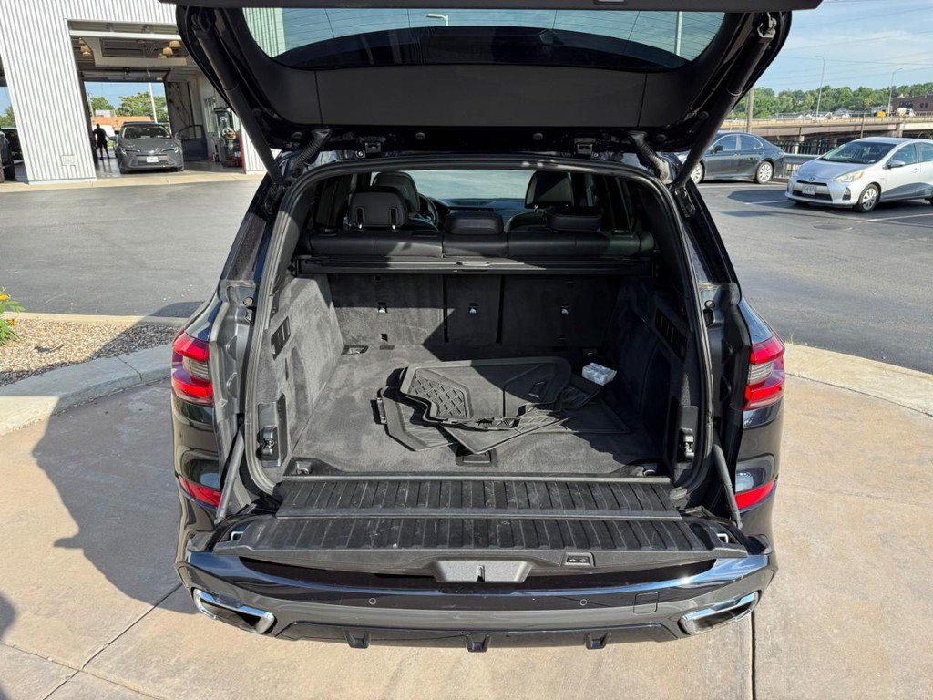 Used 2019 BMW X5 xDrive50i AWD/4WD image 8