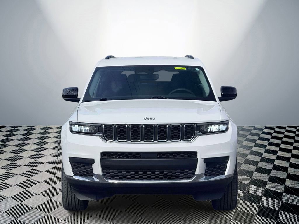 Used 2023 Jeep Grand Cherokee L Laredo AWD/4WD image 2