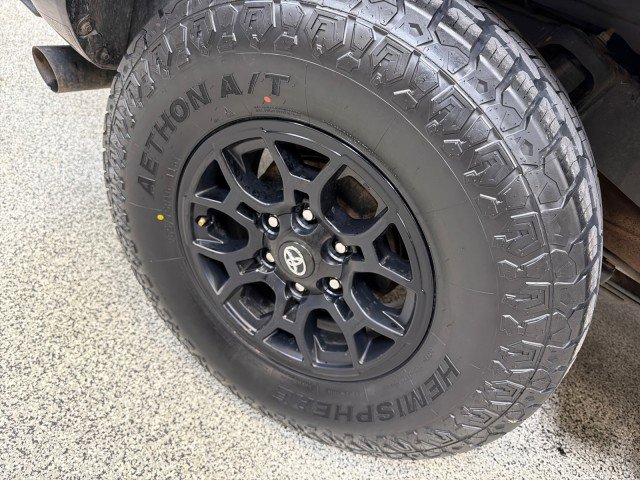 Used 2022 Toyota Tacoma SR5 w/ Technology Package image 74