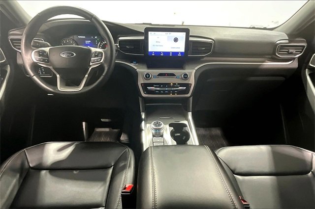 Used 2023 Ford Explorer XLT image 7