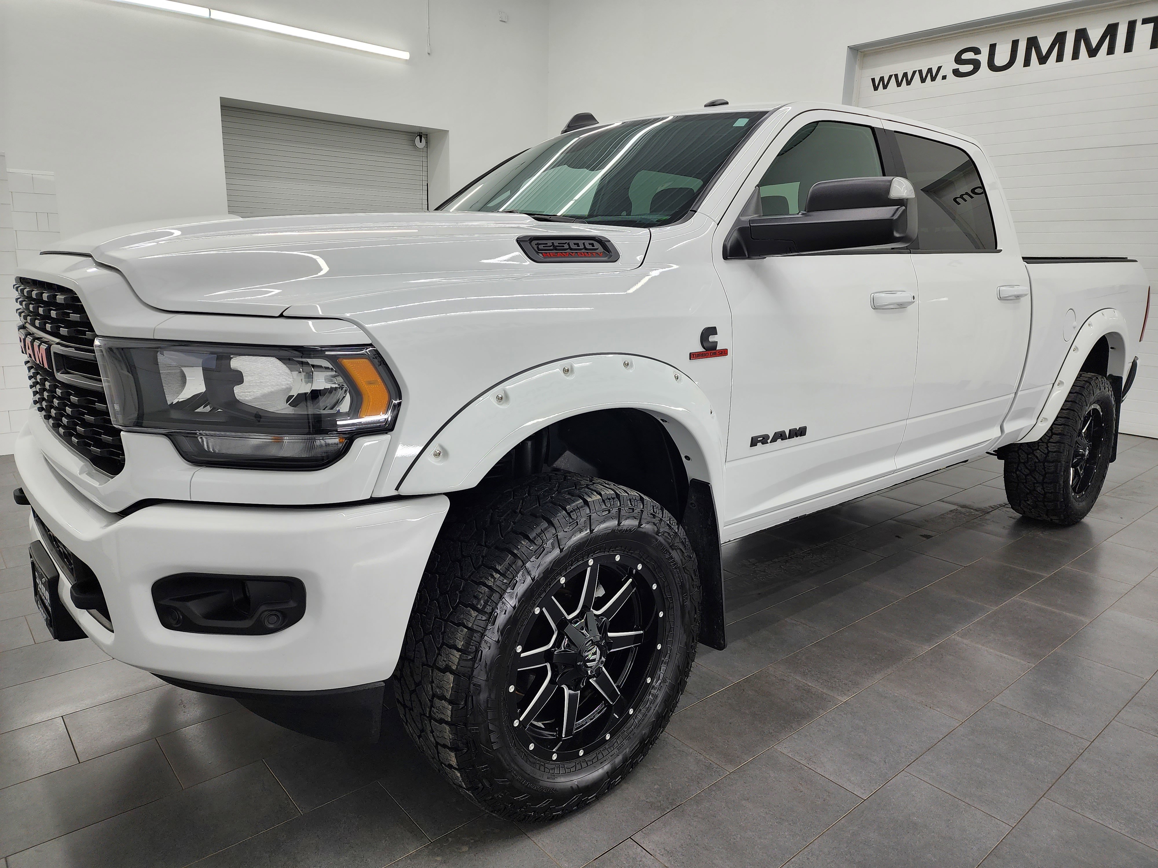 Used 2022 RAM 2500 Big Horn w/ Night Edition AWD/4WD image 7
