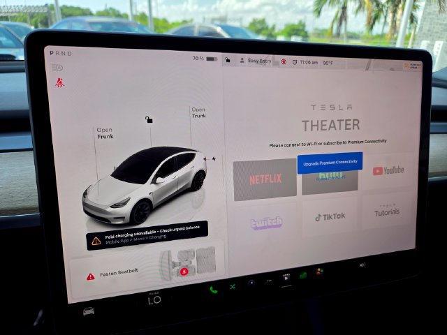 Used 2024 Tesla Model Y Long Range AWD/4WD image 33