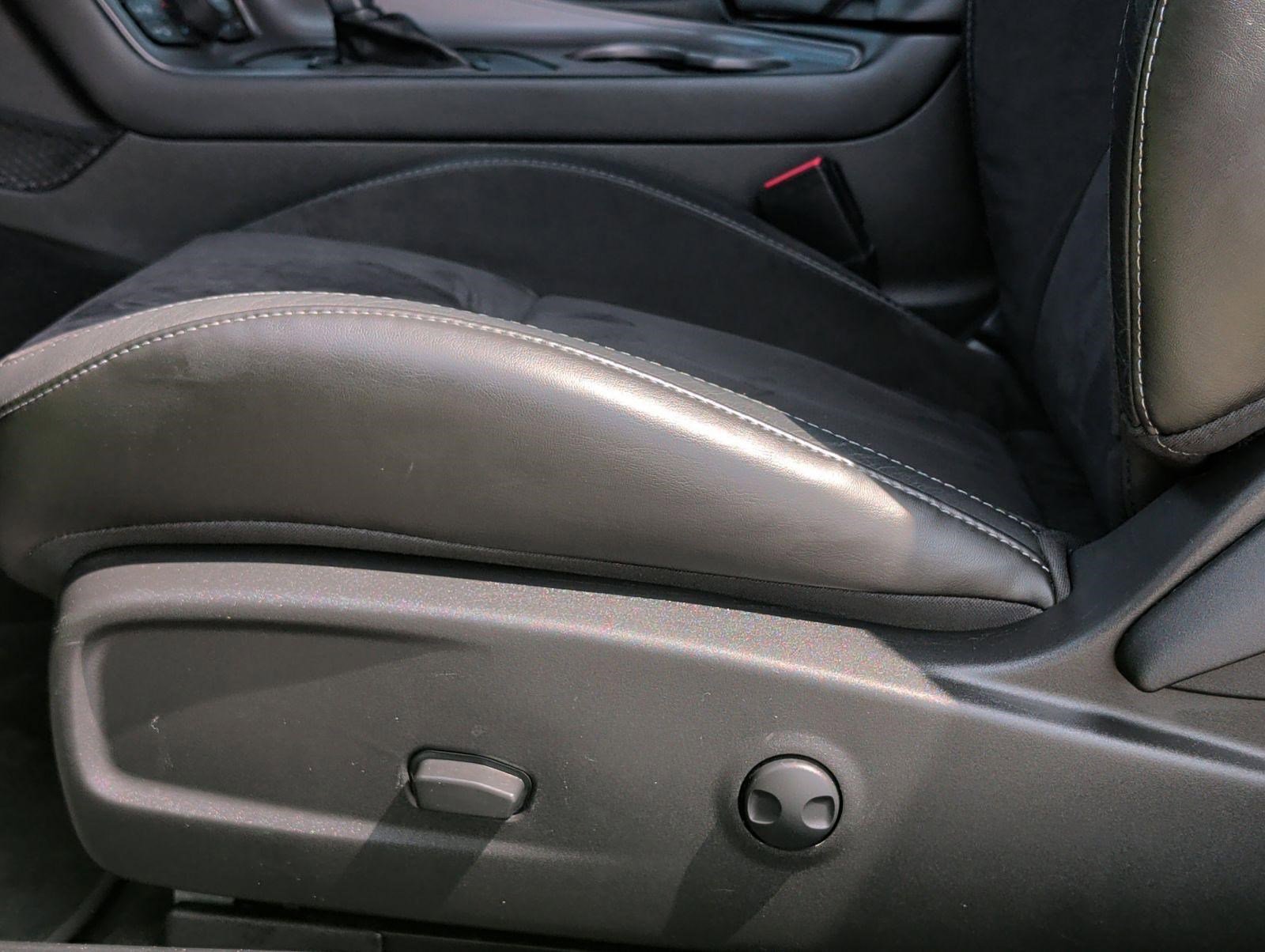 Used 2023 Dodge Challenger R/T w/ Plus Package image 10