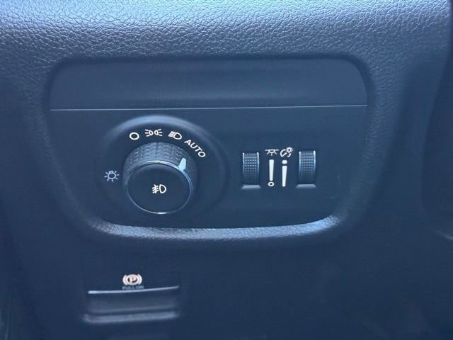 Certified 2024 Jeep Grand Cherokee Limited w/ Black Appearance Package image 38