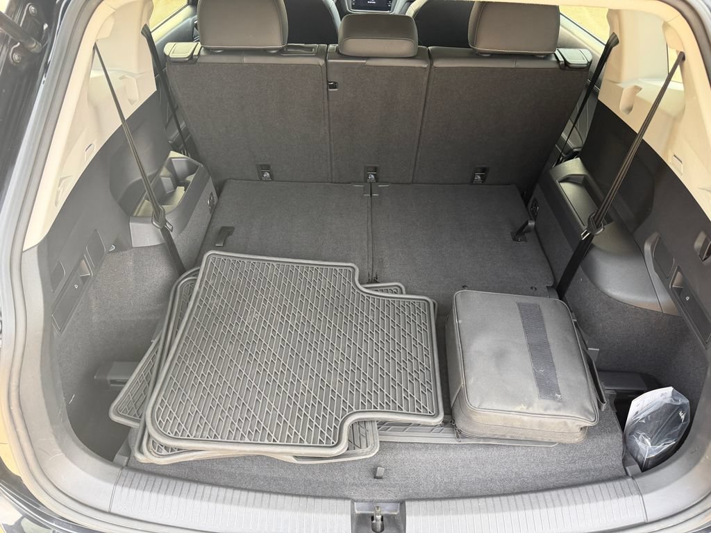 Certified 2023 Volkswagen Tiguan SE FWD image 27