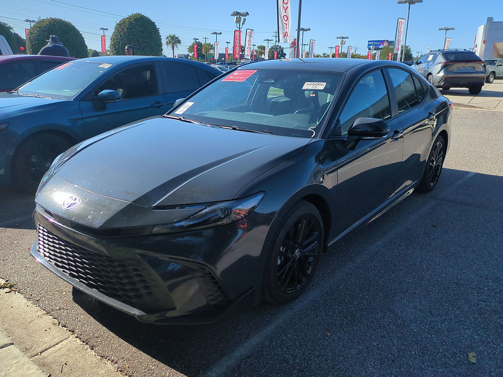 Used 2025 Toyota Camry SE FWD image 6