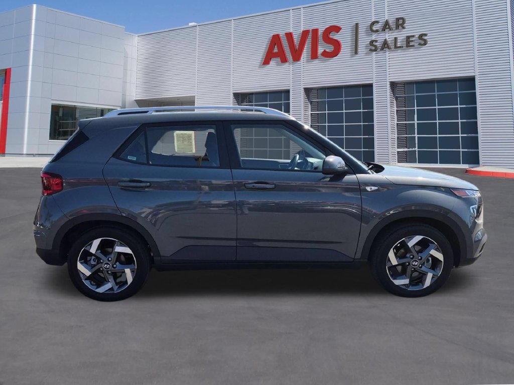 Used 2026 Hyundai Venue SEL FWD image 5