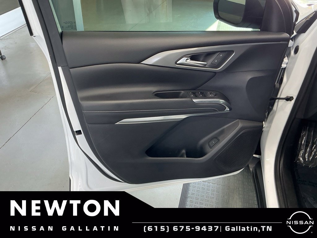 Used 2024 Chevrolet Traverse LT FWD image 46