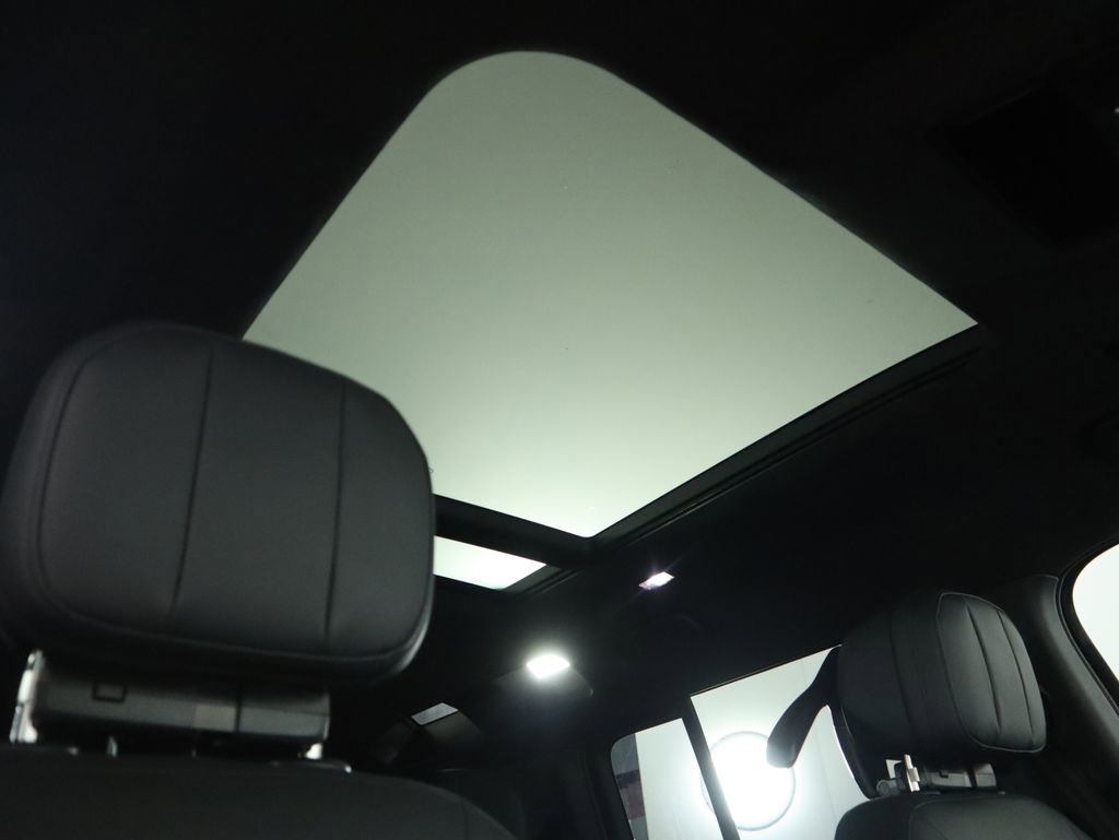 New 2026 Land Rover Defender 110 V8 image 19