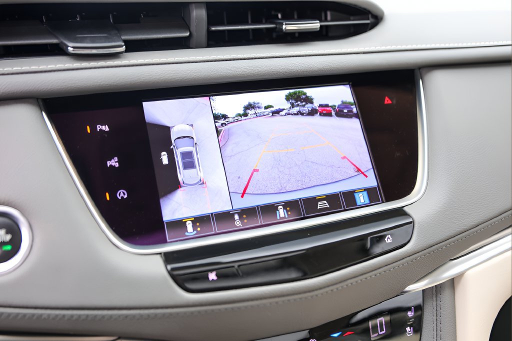 Used 2024 Cadillac XT5 Premium Luxury w/ Technology Package FWD image 17