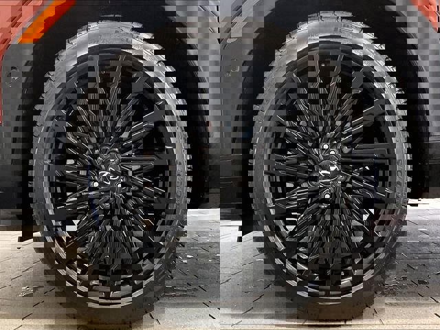 Used 2025 Hyundai Santa Fe Calligraphy AWD/4WD image 7