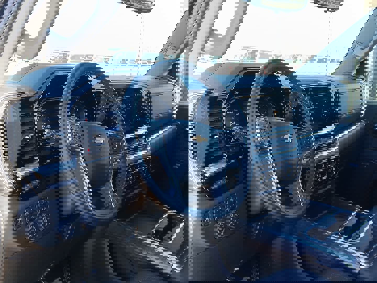 Used 2025 Chevrolet Silverado 3500 LTZ w/ LTZ Plus Package image 17