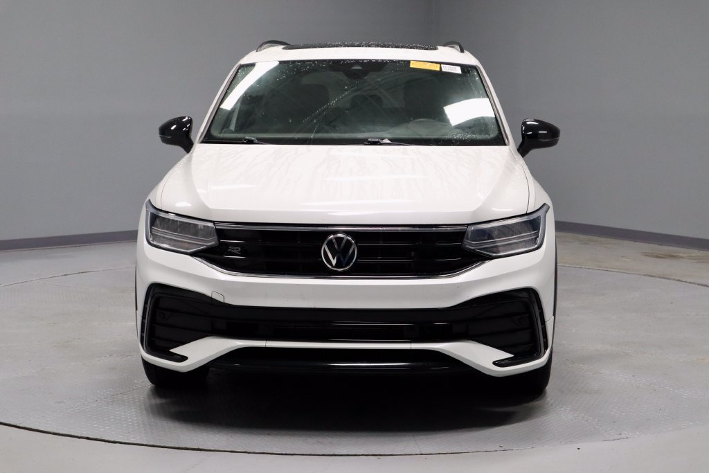 Used 2023 Volkswagen Tiguan SE R-Line AWD/4WD image 5