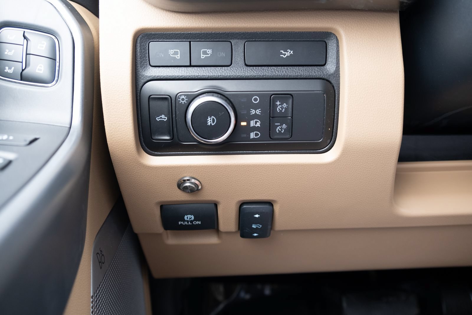 Used 2023 Ford F350 Lariat AWD/4WD image 11