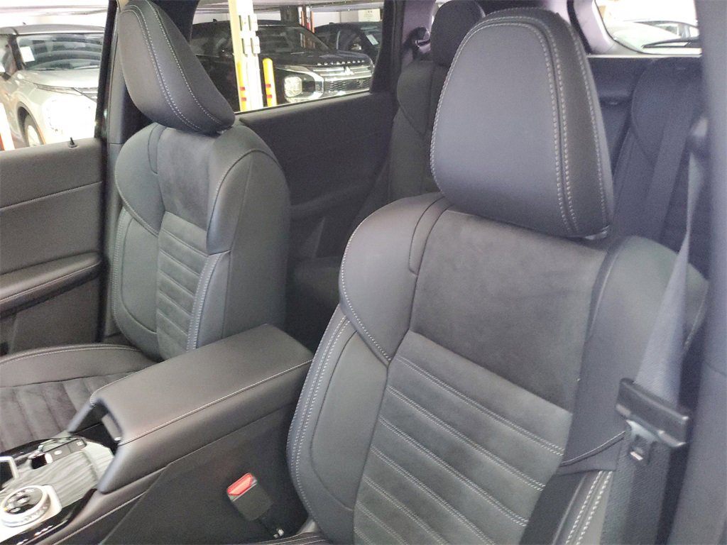 New 2025 Mitsubishi Outlander SE image 22