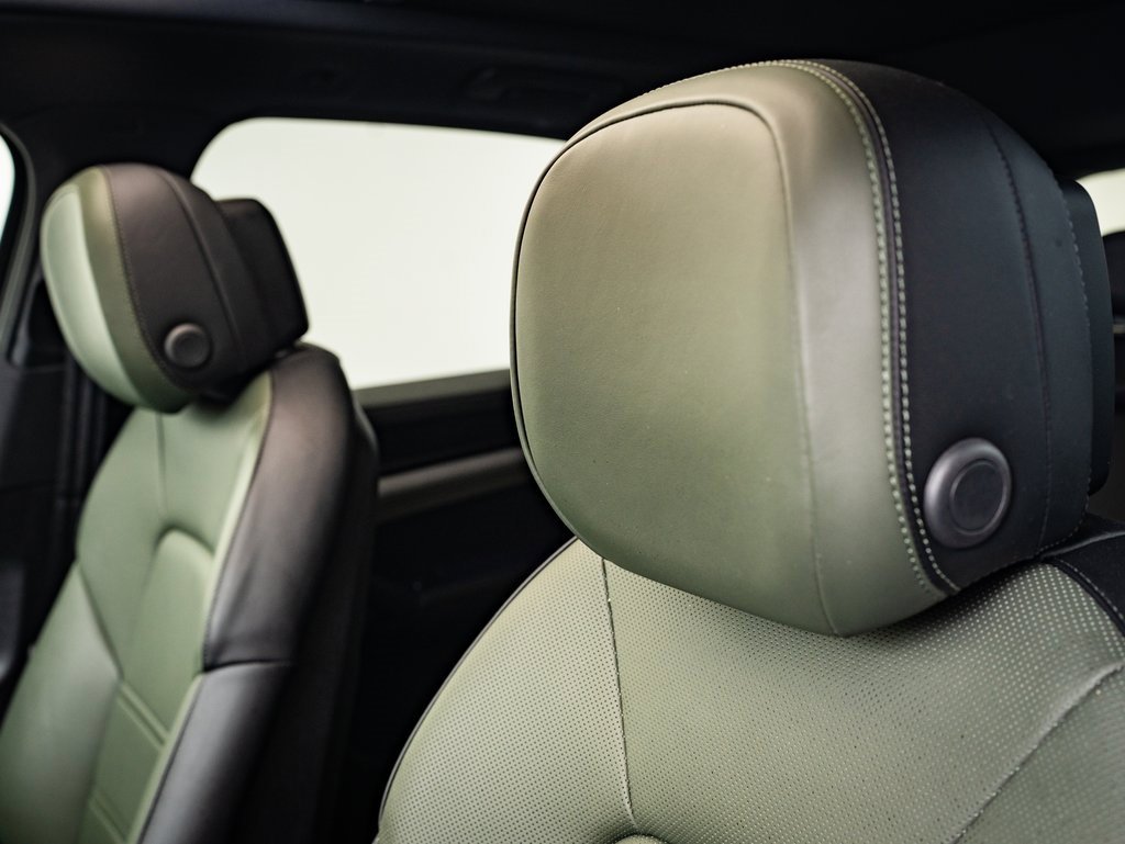 Used 2024 Porsche Cayenne image 20