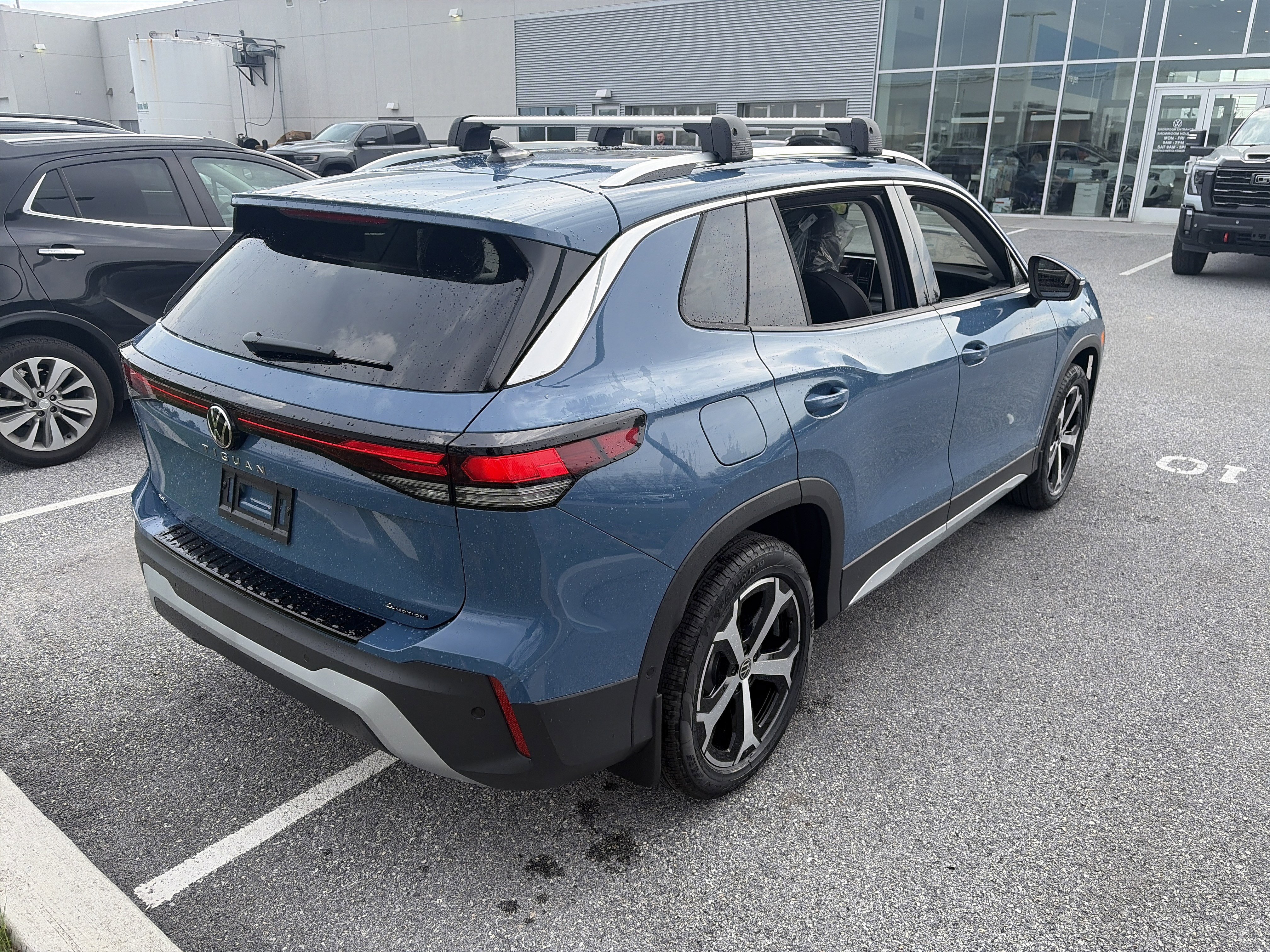 New 2026 Volkswagen Tiguan SE AWD/4WD image 4