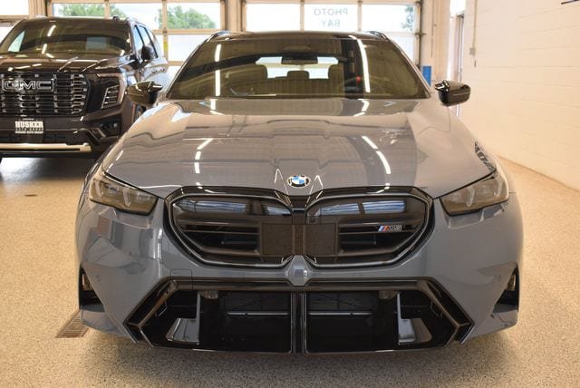 New 2027 BMW M5 Touring AWD/4WD image 3